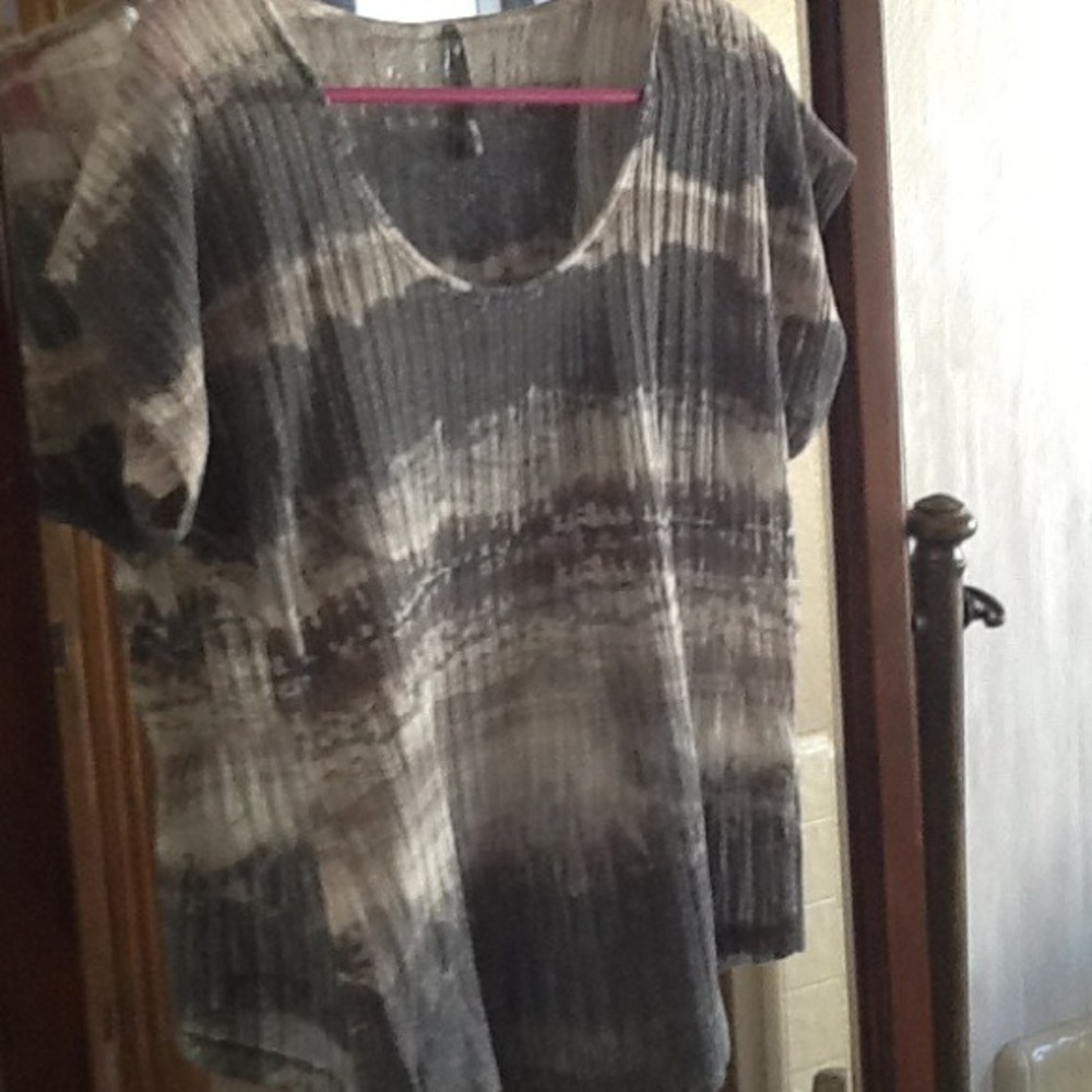 Love Culture lightweight top